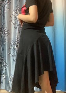 Chic Black Midi Skirt