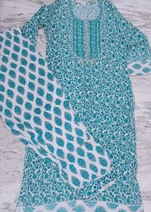 Beautiful Blue &amp; White Cotton Kurta Set