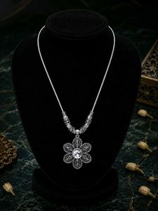 Vintage Flower Pendant Necklace