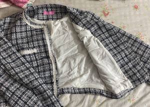 Chic Plaid Cropped Jacket