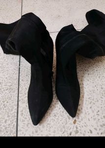Stylish Black Thigh High Boots