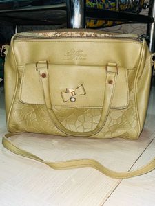 Chic Faux Leather Handbag