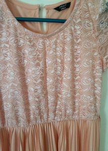 Elegant Lace &amp; Pleated Maxi Dress