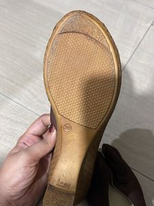 Chic Brown Peep-Toe Flats with Bow Detail