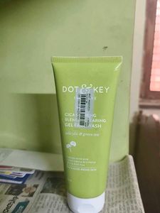 Dot & Key CICA Clearing Face Wash