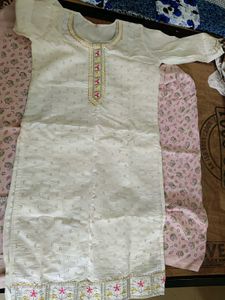 Elegant Off-White Kurta Set with Embroidery