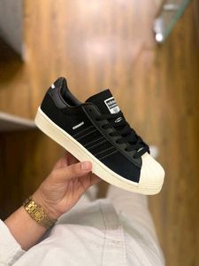 Adidas Superstar Sneakers