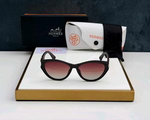 Burberry Sunglasses unisex