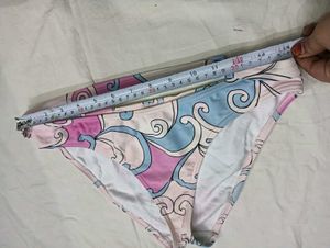Stylish Swirl Print Bikini Bottoms 💚