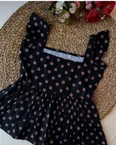 Chic Black Floral Print Top