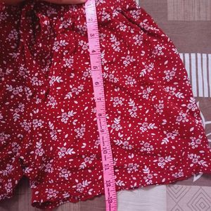 Cute Floral Print Red Shorts