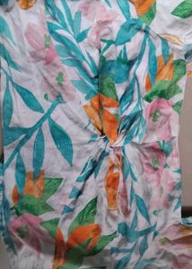 Floral Twist Front Puff Sleeve Top