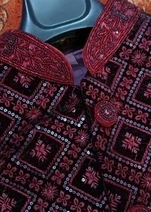 Embroidered kurta set