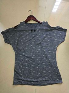 Gray Star Print Cold Shoulder Top