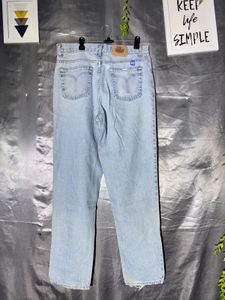 Light Wash Relaxed Fit Jeans