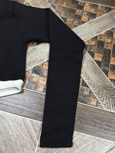 Black Cropped Long Sleeve Top