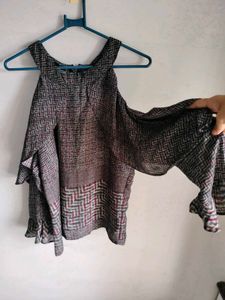 Chic Printed Cold Shoulder Top