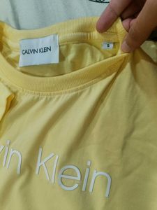 Calvin Klein t shirt