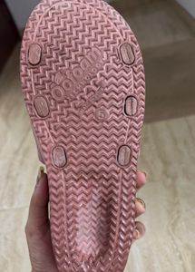 Stylish Pink Scalloped Slides
