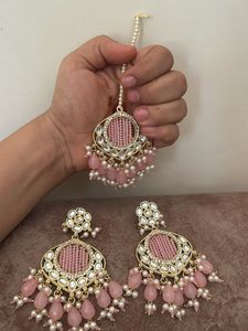 Stunning Pink Kundan earring with maang ti
