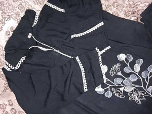 Elegant Black Kurta with White Floral Embroidery