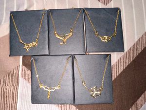 Anouk Elegant Gold Necklaces Set