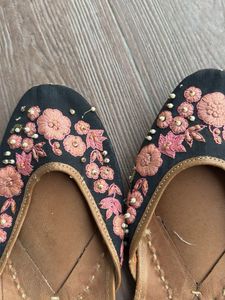 Embroidered Jutti Flats - Size Unknown