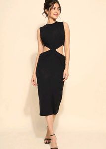 Chic Black Cutout Midi Dress