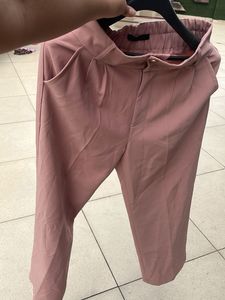 Stylish Pink Cropped Trousers