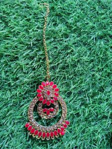 Red Kundan Maang Tikka &amp; Earrings Set