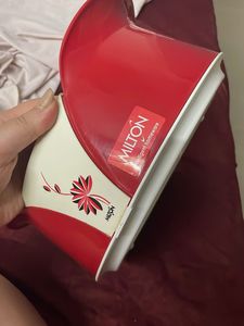 Milton Red Insulated Casserole Dish