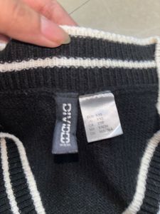 H&amp;M V-Neck Cable Knit Sweater