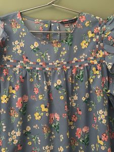 Chic Blue Floral Print Top