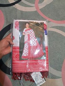 Elegant White &amp; Red Paisley Saree