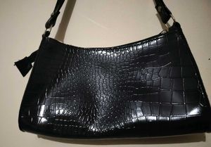 Chic Black Croc Embossed Shoulder Bag