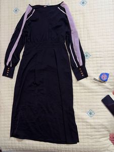 Chic Black V-Neck Midi Dress
