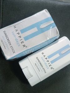 2 Sunscreen Sticks