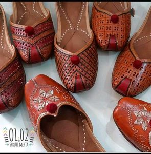 Handcrafted Ethnic Juttis - Indian Mojari Footwear