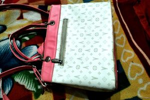 Chic Pink &amp; White Monogram Handbag