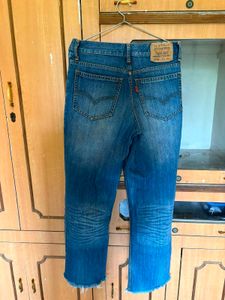 Levi's Mid Wash Straight Denim
