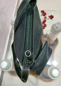 Stylish black Hobo Bag with Pouch