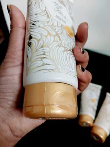 Oriflame Milk &amp; Honey Sugar Scrub