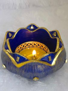 Elegant Lotus Design Candle Holders Set of 2