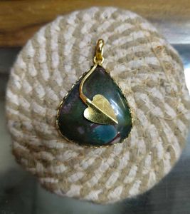 Vintage Stone & Gold Tone Leaf Pendant