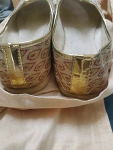 Ethnic/ Bridal mojdis traditional Size 7