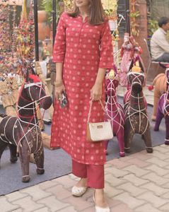 (XS) Maroon Kurta Set