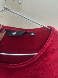 Chic Red Textured Top