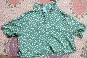 Green Floral Print Button-Up Top