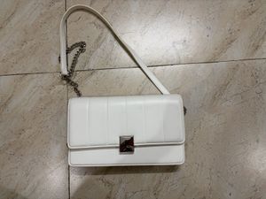 Chic White Chain Crossbody Bag