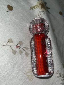 Mila beaute Lip Gloss - Bossy shade